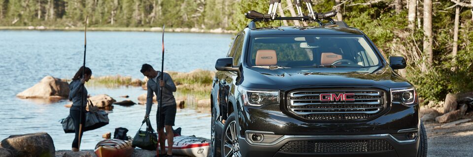 2019-acadia-performance-header-terrain-performance-19PGAC00138.jpg