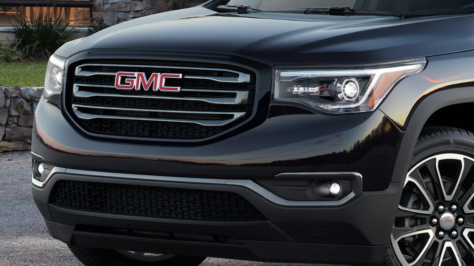 2019-acadia-exterior-fog-lamps-19PGAC00034.jpg