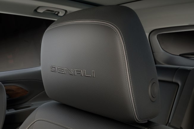 GMC Terrain 2019 lleva un asiento de pasajero y traseros plegable además de calefactables para conductor y pasajero