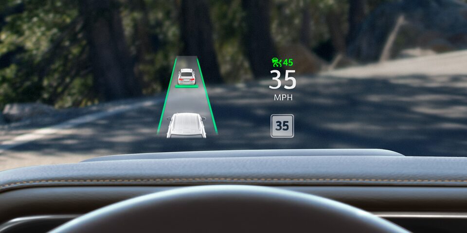 Head Up Display a color 15 grados. Proyecta en el parabrisas información el estado del vehículo