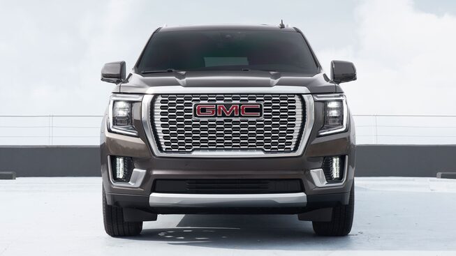 GMC Yukon 2022, SUV grande incluye faros LED con Intellibeam y parilla Denali con 10,000 superficies distintas