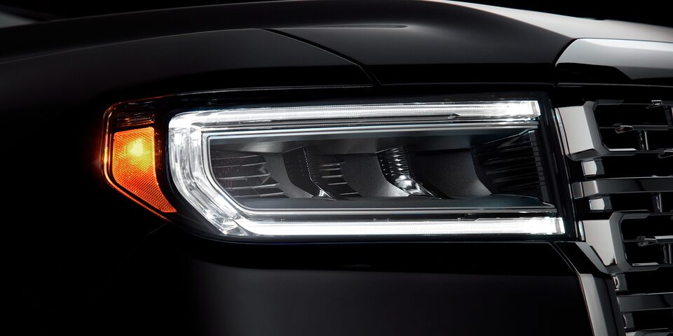 GMC Acadia 2023 con faros Intellibeam Autocontrol