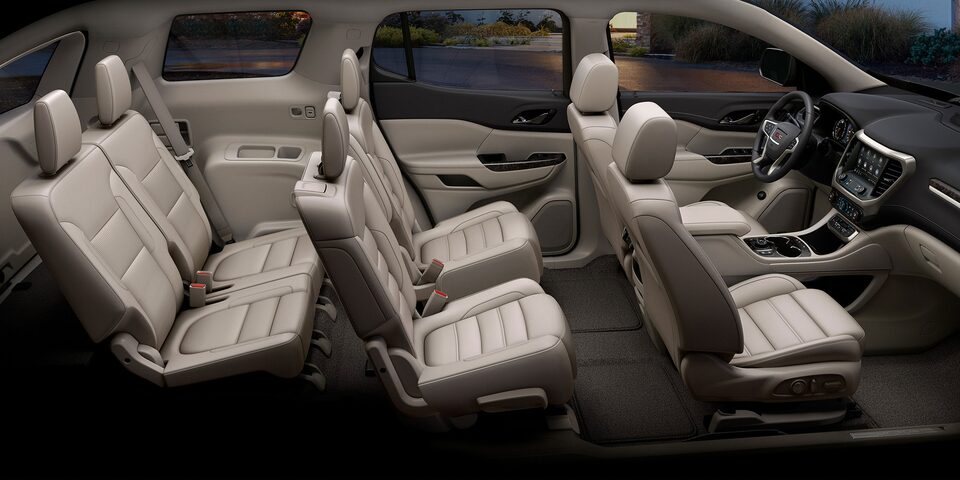 GMC Acadia 2023 con 8 bolsas de aire en el interior