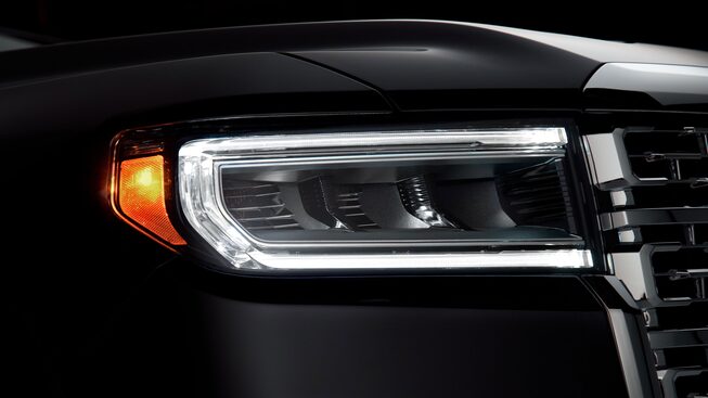 GMC Acadia 2023 con faros diurnos LED