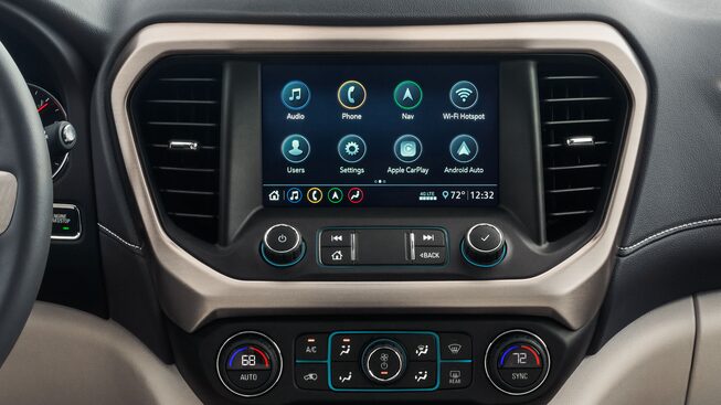 Infoentretenimiento 3.5 con pantalla táctil, radio AM/FM, Bluetooth, Android Auto y Apple CarPlay en tu GMC Acadia 2023