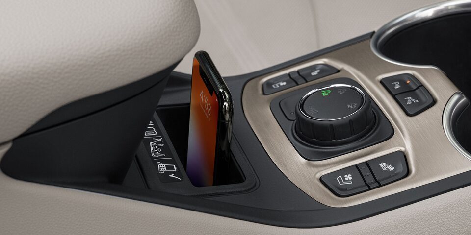 Cargador inalámbrico para smartphones en tu GMC Terrain 2023, camioneta SUV