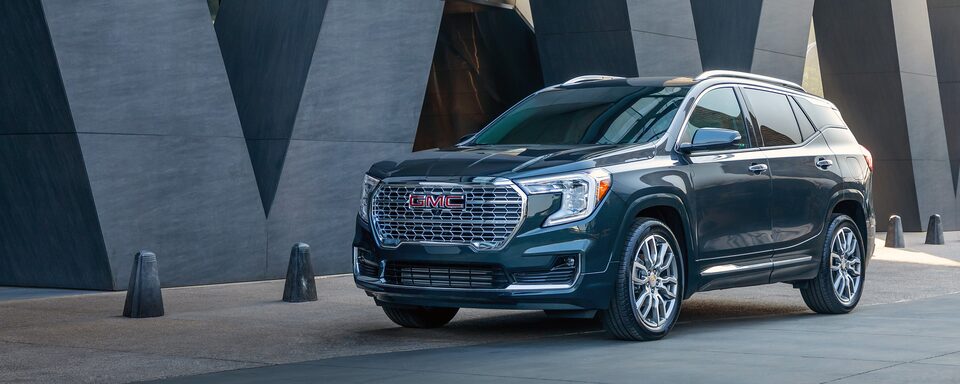 Lujoso e imponente exterior de GMC Terrain 2023, camioneta SUV