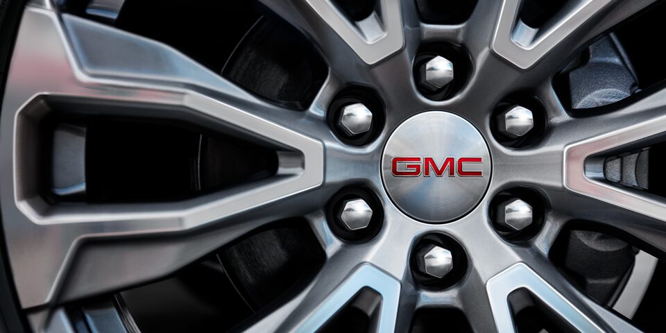 Rines de 22 pulgadas como parte de GMC Yukon 2023, camioneta lujosa