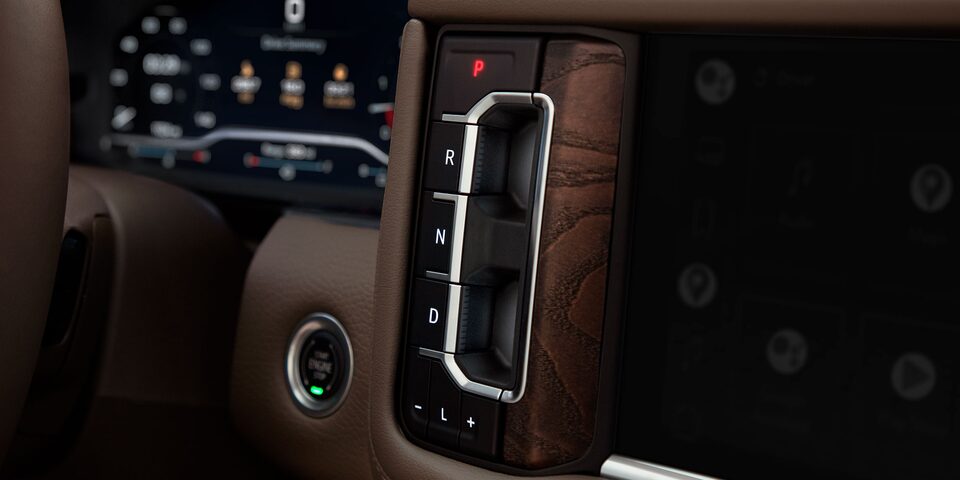 Electronic Precision Shift en GMC Yukon 2023, camioneta lujosa