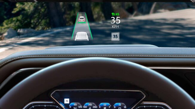 Head up display de 15 pulgadas reflejado en el parabrisas de tu GMC Yukon 2023, camioneta lujosa