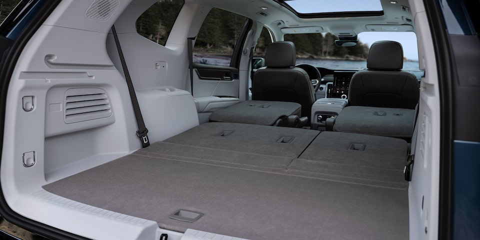 Gran espacio interior de GMC Acadia 2025, camioneta de 7 pasajeros