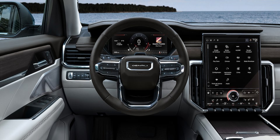 Tu nueva GMC Acadia 2024, SUV con 3 filas de asientos, cuenta con volante calectable