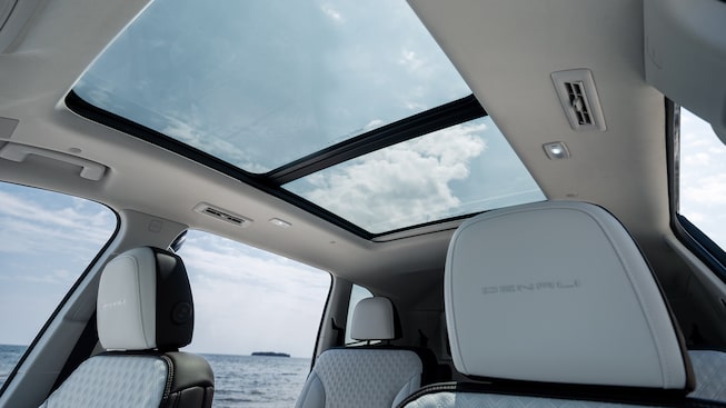 Techo panorámico de tu nueva GMC Acadia 2024, SUV de 3 filas de asientos