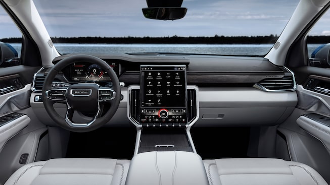 Pantalla de infoentretenimiento de 15 pulgadas a bordo de tu nueva GMC Acadia 2024, SUV de tres filas de asientos