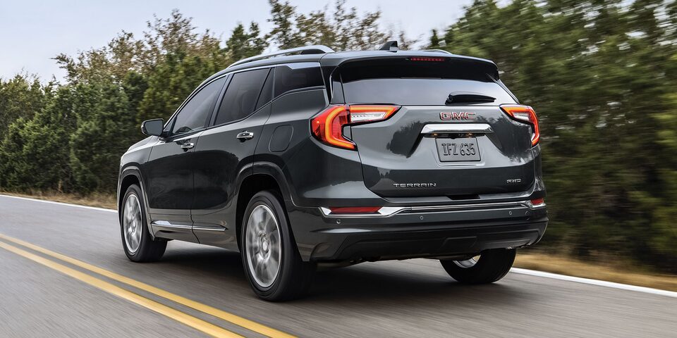 Asistente de abandono de carril integrado en tu camioneta SUV, GMC Terrain 2024