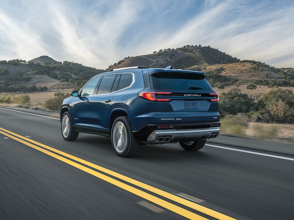 Exclusivo y renovado diseño exterior de GMC Acadia 2026