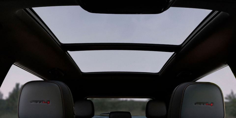 Quemacocos panorámico en la nueva GMC Terrain 2026, camioneta SUV premium