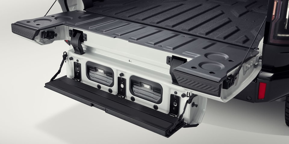 Sistema de iluminación para escalón de batea de la nueva GMC Hummer EV versión pickup