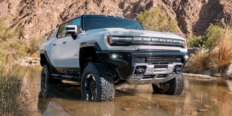 El modo de manejo Extract mode permite elevar tu GMC Hummer EV pickup 6" por medio de su supensión activa