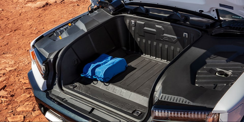 GMC Hummer EV pickup eléctrica con power etrunk debajo de la cajuela