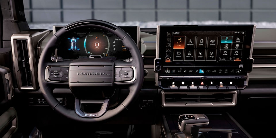 Sistema de entretenimiento GMC premium de 13.4" equipado dentro de la nueva GMC Hummer EV SUV