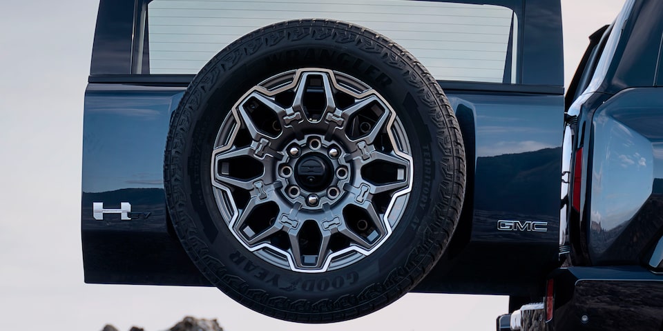 Rines de 22" equipados en la nueva GMC Hummer EV versión pickup