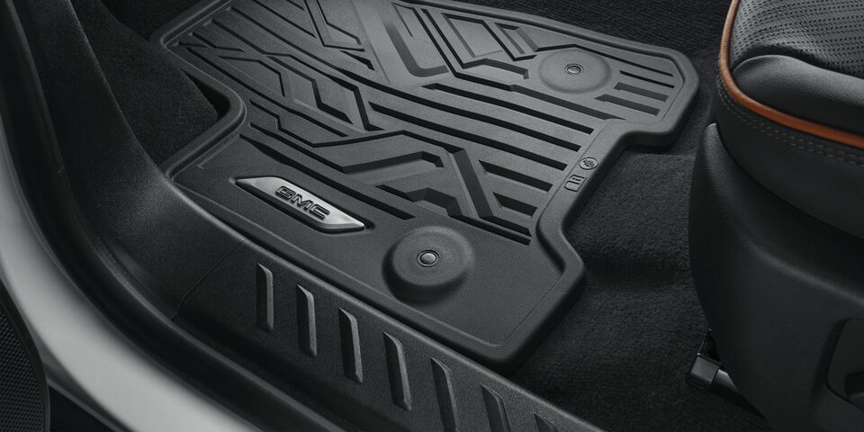 Tapete de vinil 1ra fila en negro con logo GMC para tu nueva Canyon 2023