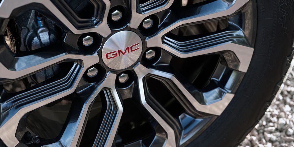 Exclusivos rines de aluminio en tu nueva GMC Canyon 2023