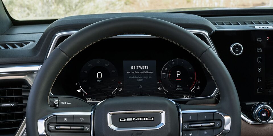 Volante y clúster de 11 pulgadas de la nueva GMC Canyon 2023, pickup mediana premium