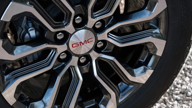 Exclusivos rines de aluminio en tu nueva GMC Canyon 2023