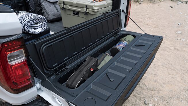Caja y escalones auxiliares en tu pickup mediana de lujo, GMC Canyon 2023