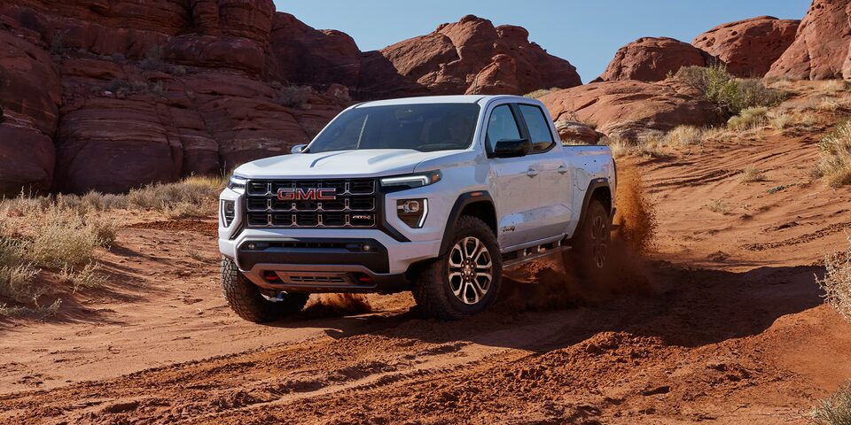 GMC Canyon 2024, pickup mediana con modo de manejo todo terreno