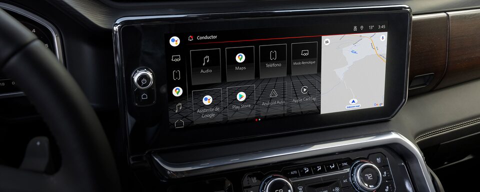 GMC Sierra 2024 te brinda la tecnología necesaria para dominar el camino, tu pickup 4x4 viene equipada con 14 diagonales en pantallas para visualizar toda tu información