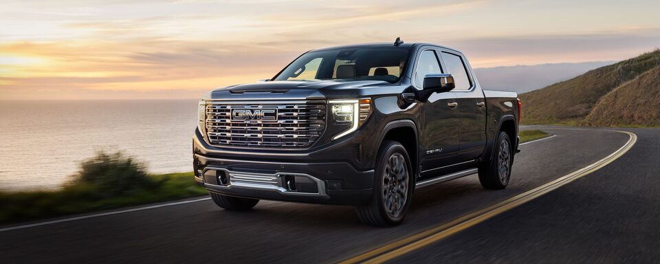 Diseño exterior único e imponente que distingue a la nueva GMC Sierra 2024, pickup 4x4