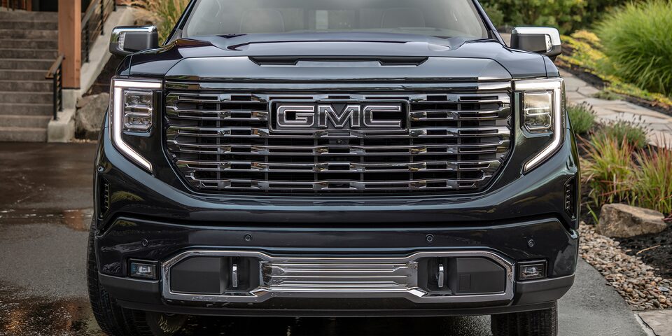 ventilas aero-activas de GMC Sierra 2024, pickup 4x4
