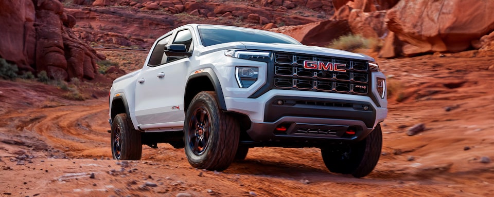 Descubre los accesorios premium disponibles para que personalices tu GMC Canyon 2025, pickup mediana