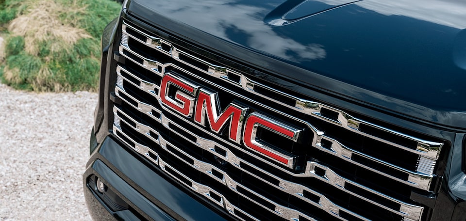 Parrilla cromada en tu GMC Canyon 2025, pickup mediana premium