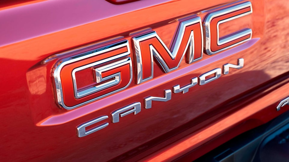 Emblema GMC en tu Canyon 2025, pickup mediana premium