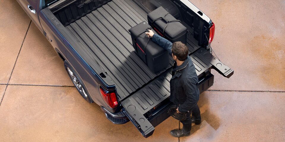 Caja de acero con Spray On Bedliner es parte de la pickup Sierra 2022